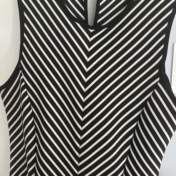 Casual and fun black and white zebra dress - Picture 4 of 7